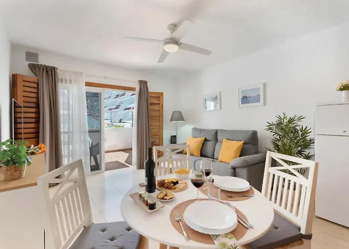 Happiness Corner Floritas *