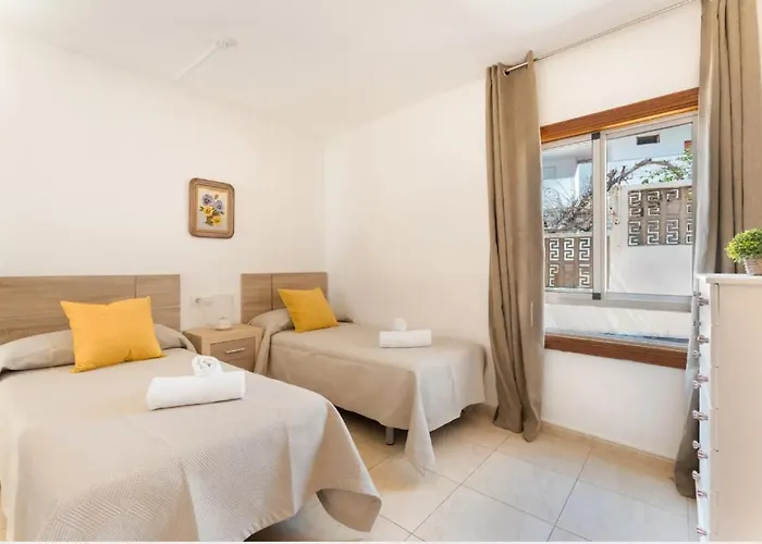 Happiness Corner Floritas * Playa de las Americas (Tenerife)