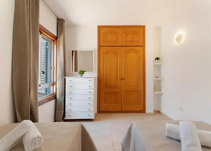 Happiness Corner Floritas Playa de las Américas